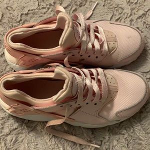 Girls Nike huarache excellent condition